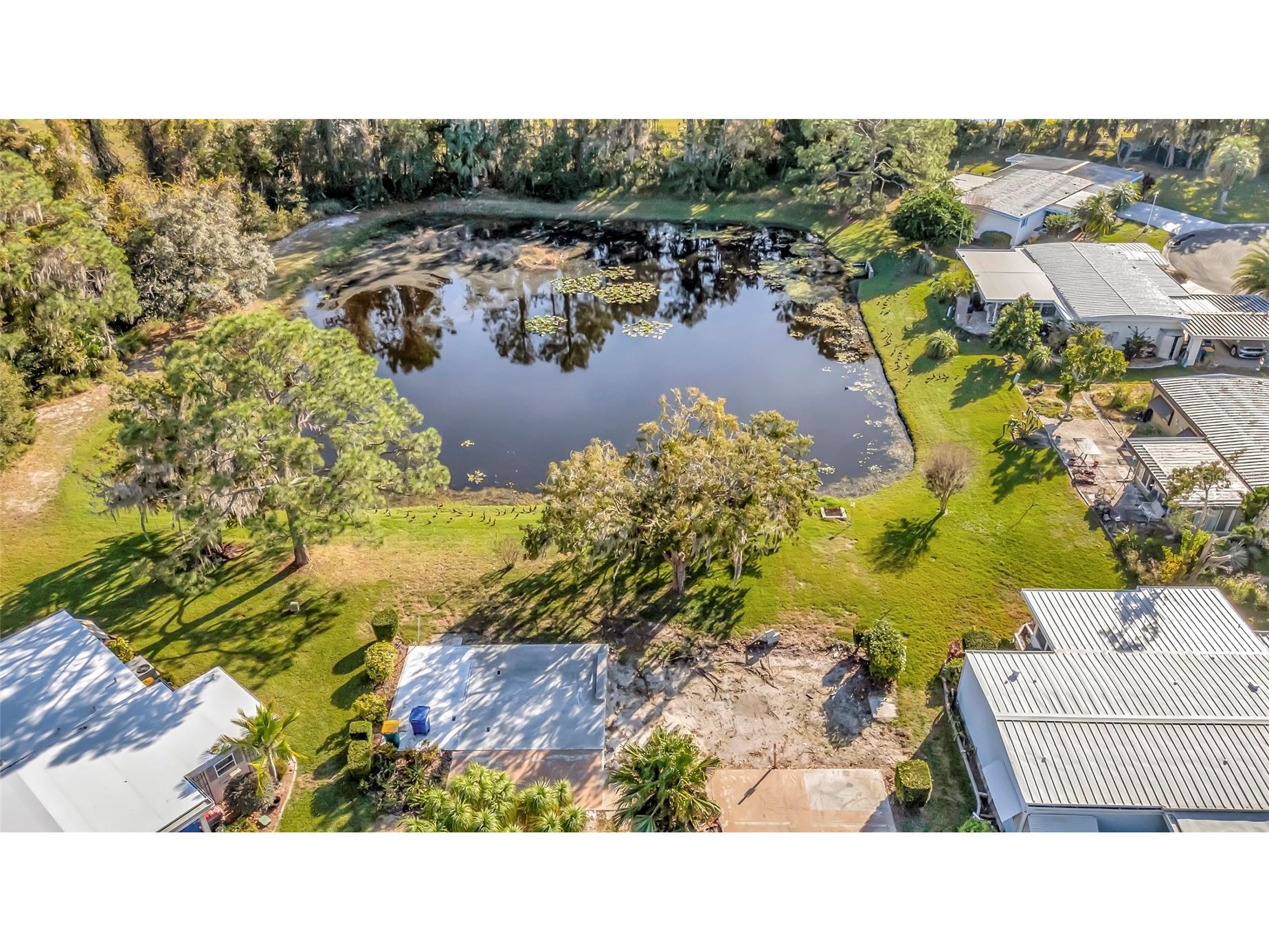 722 Landry Lane Tavares FL 32778 - HARRIS CHAIN OF LAKES G5115196 image6