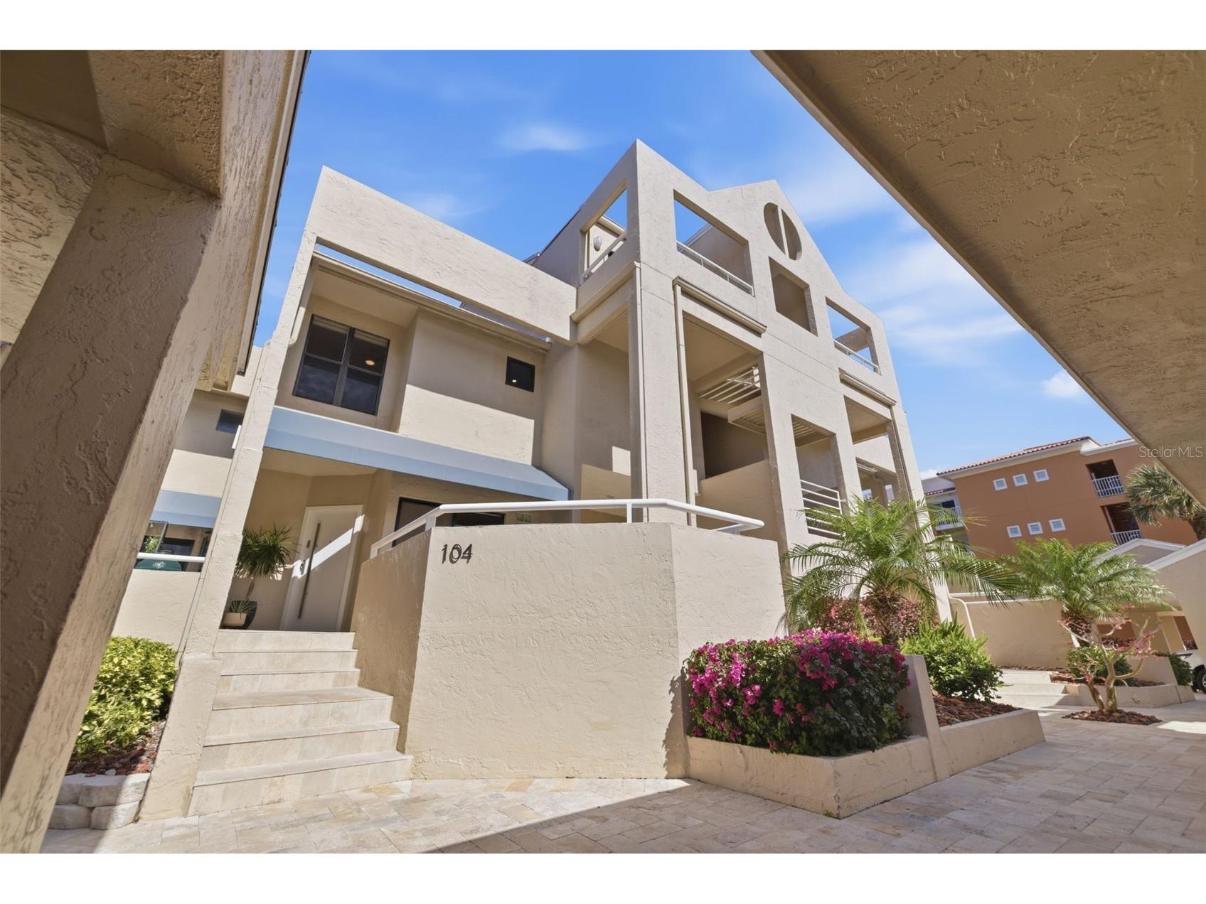 722 Pinellas Bayway S #104 Tierra Verde FL 33715 - GRAND CANAL TB8489523 image1