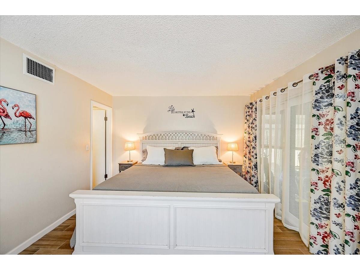 722 S Blvd Of The Presidents #105 Sarasota FL 34236 TB8488529 image10