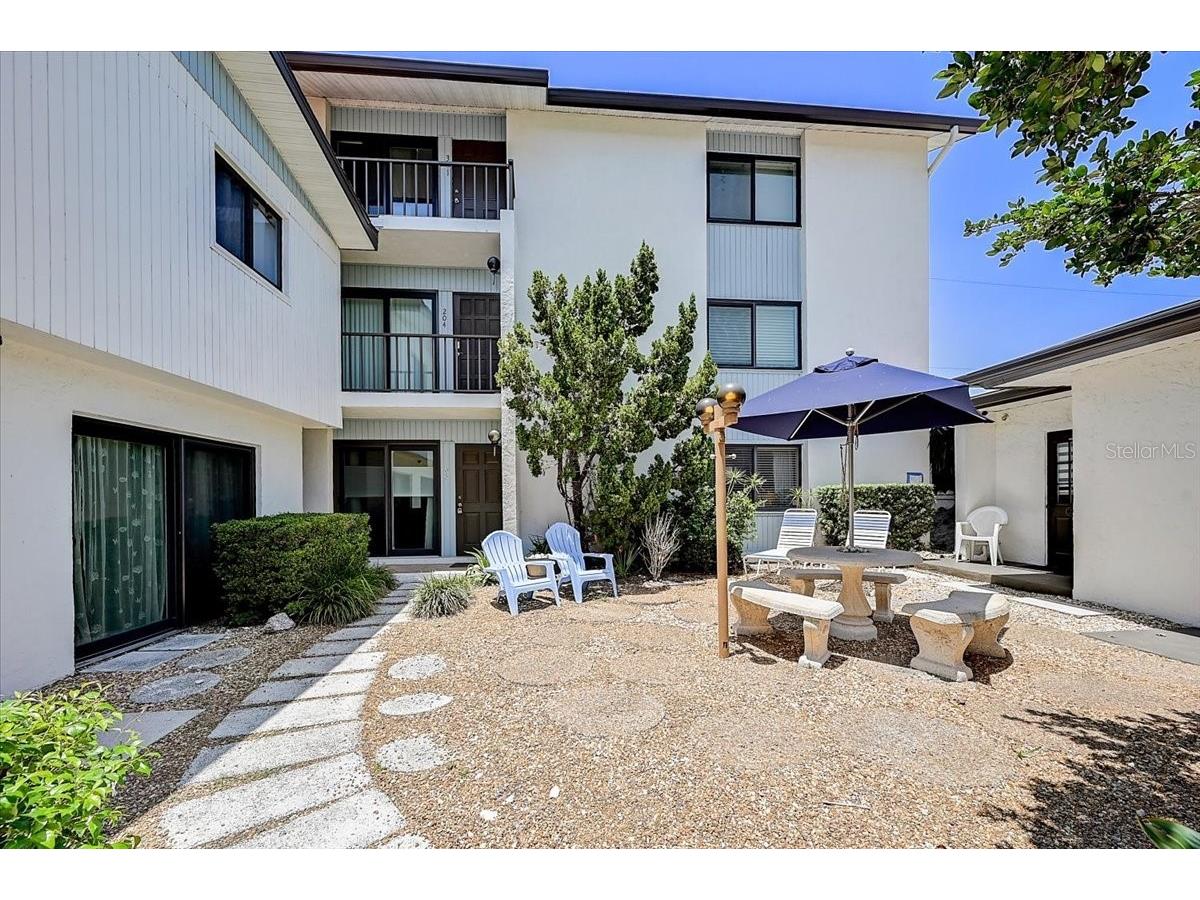 722 S Blvd Of The Presidents #105 Sarasota FL 34236 TB8488529 image2