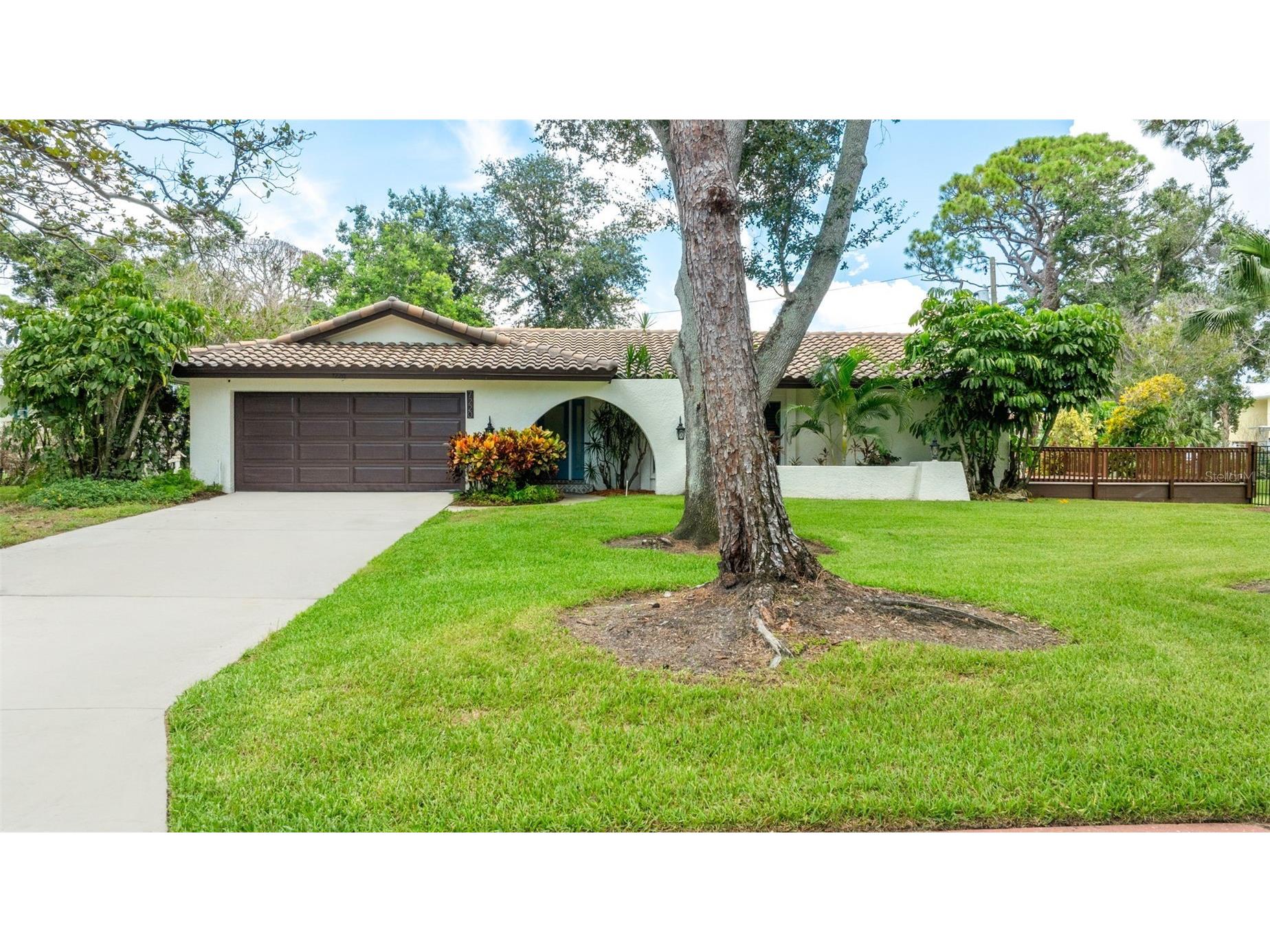 7220 Sunshine Drive S Saint Petersburg FL 33705 TB8418923 image2