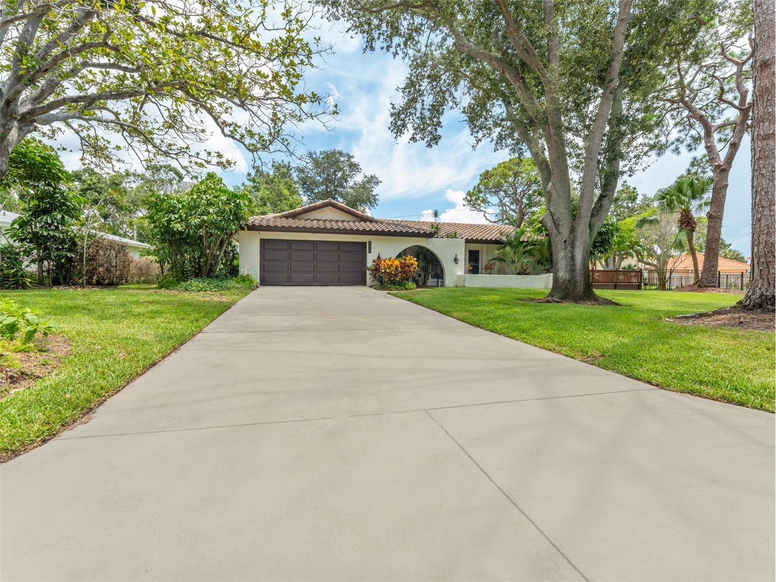 7220 Sunshine Drive S Saint Petersburg FL 33705 TB8418923 image3
