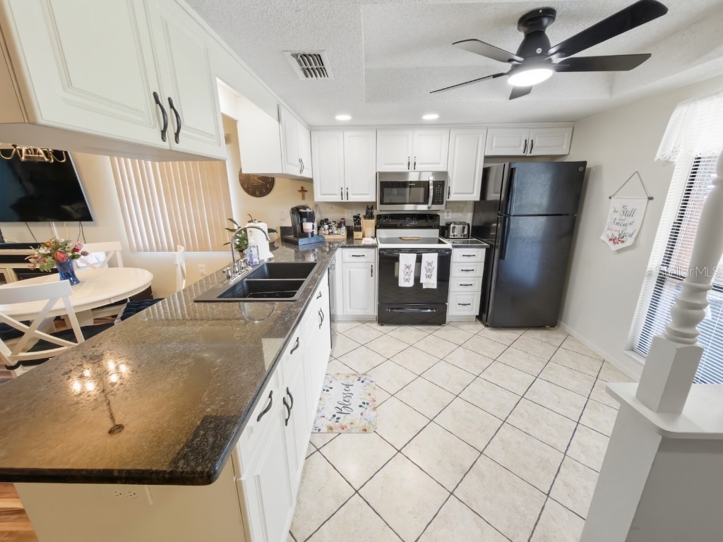 7221 Greystone Drive #D Hudson FL 34667 W7879639 image5