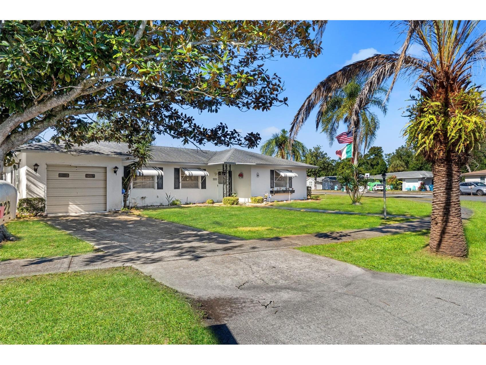 7222 Holiday Drive Spring Hill FL 34606 TB8467895 image1