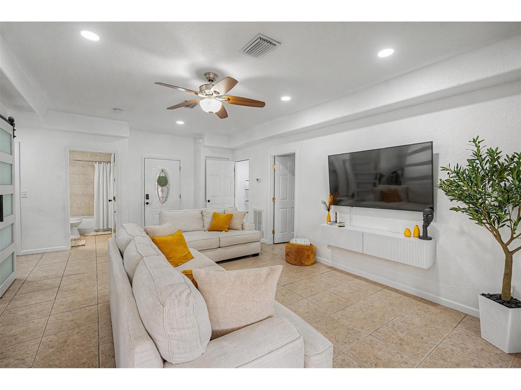 7222 N Amos Avenue Tampa FL 33614 TB8517119 image21