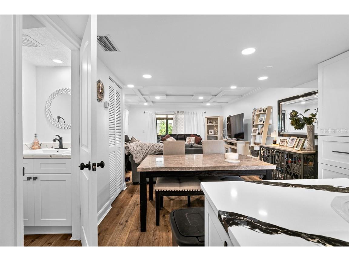 7223 Cloister Drive #111 Sarasota FL 34231 C7517166 image4