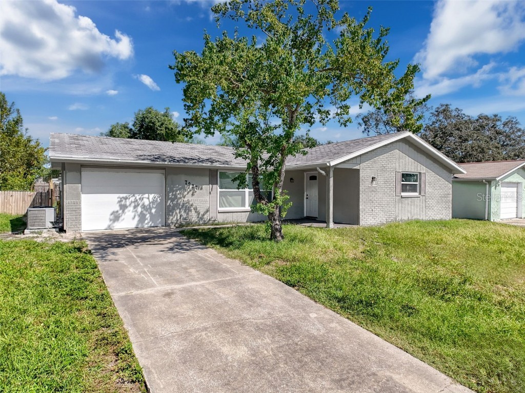 7227 Sandalwood Drive Port Richey FL 34668 W7869055 image1