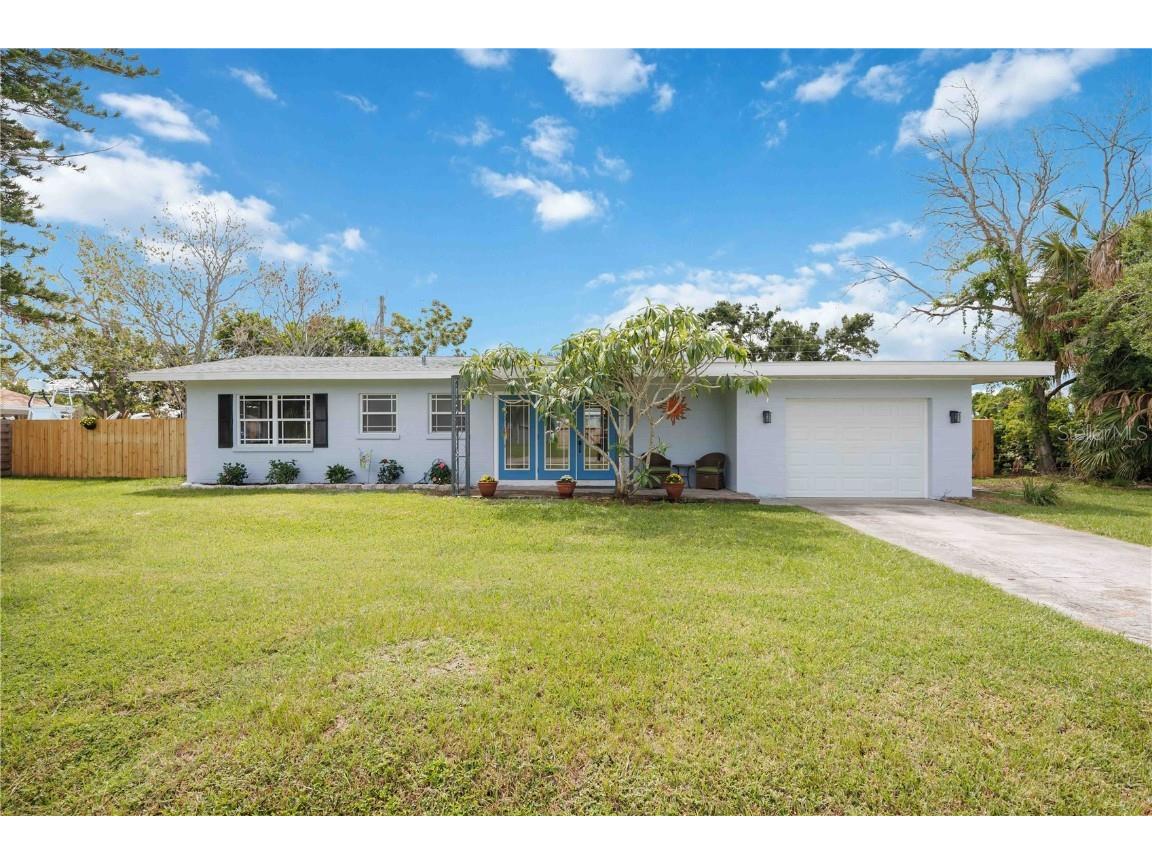 723 45th Street Court W Palmetto FL 34221 A4665705 image1