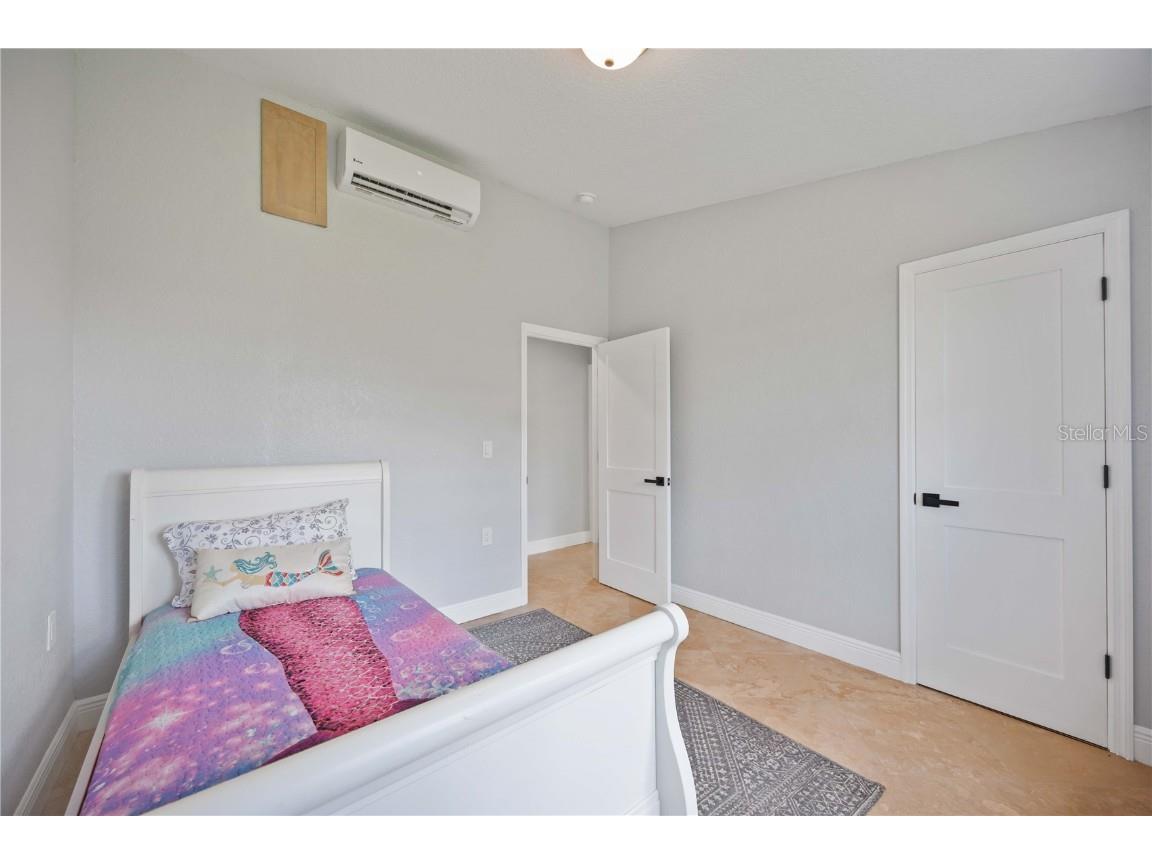 723 45th Street Court W Palmetto FL 34221 A4665705 image24