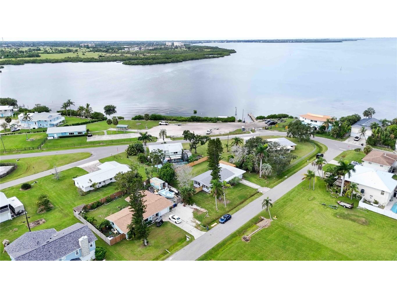 723 45th Street Court W Palmetto FL 34221 A4665705 image39