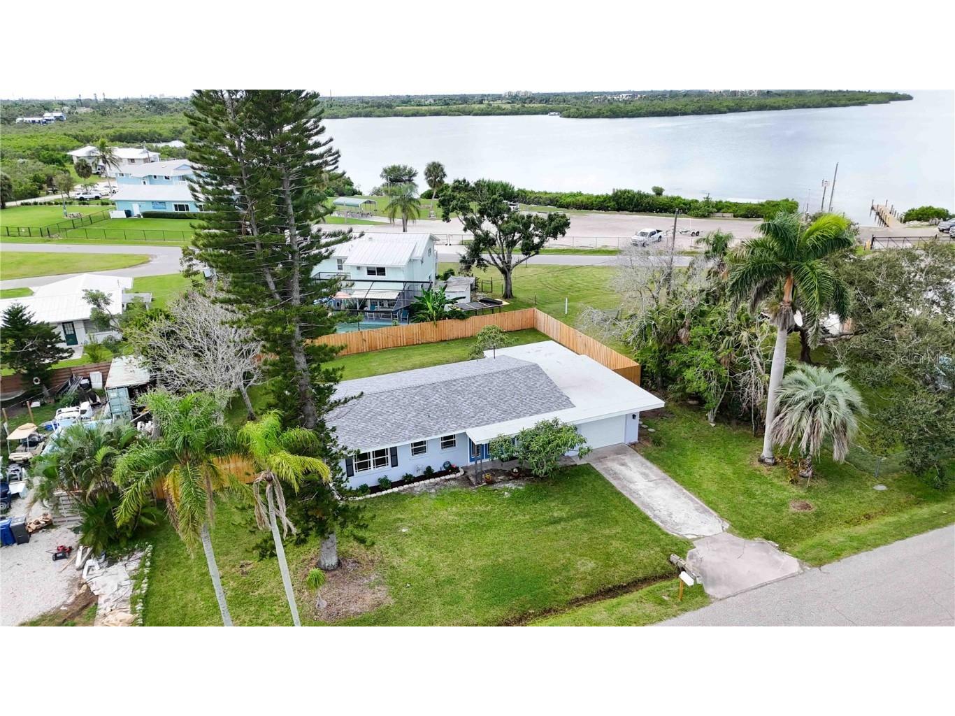 723 45th Street Court W Palmetto FL 34221 A4665705 image4