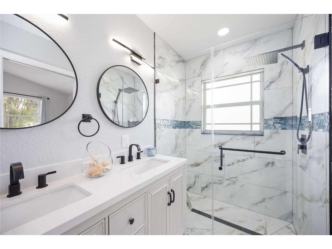 723 45th Street Court W Palmetto FL 34221 A4665705 image6