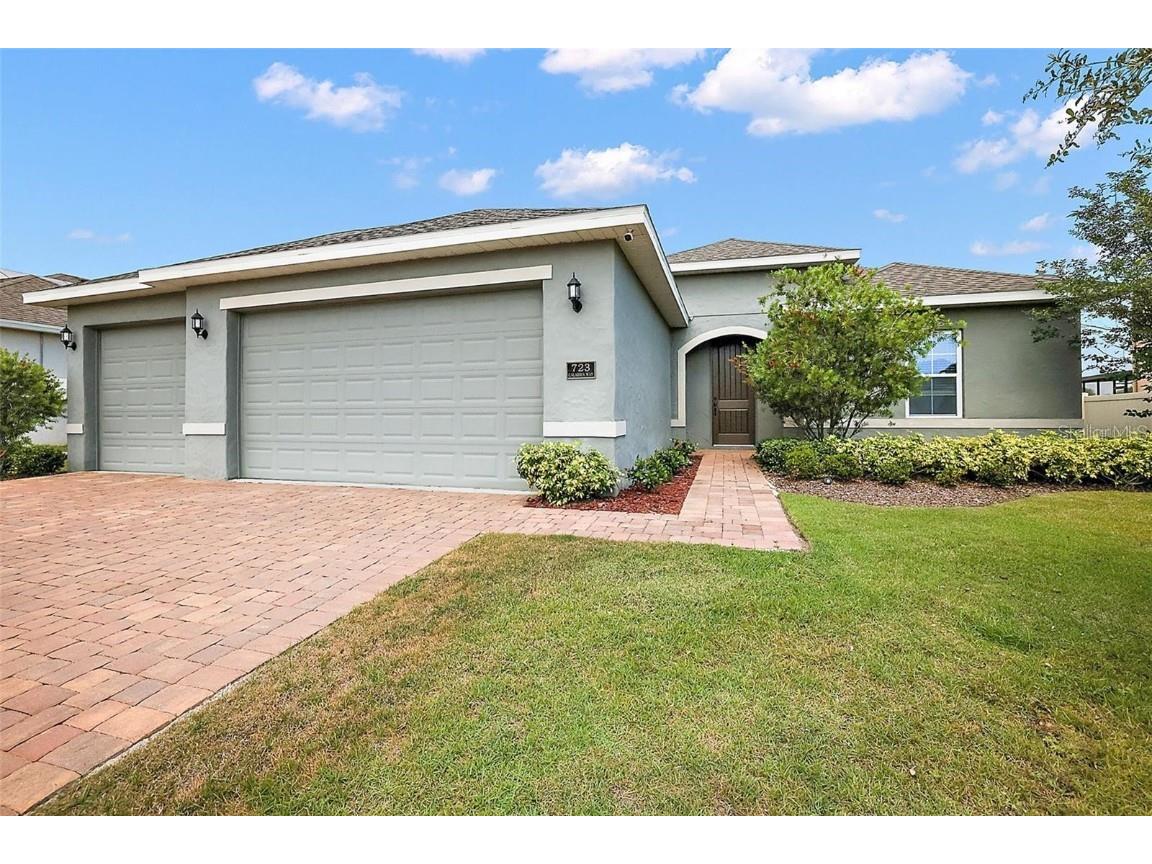 723 Calabria Way Howey In The Hills FL 34737 O6154579 image1