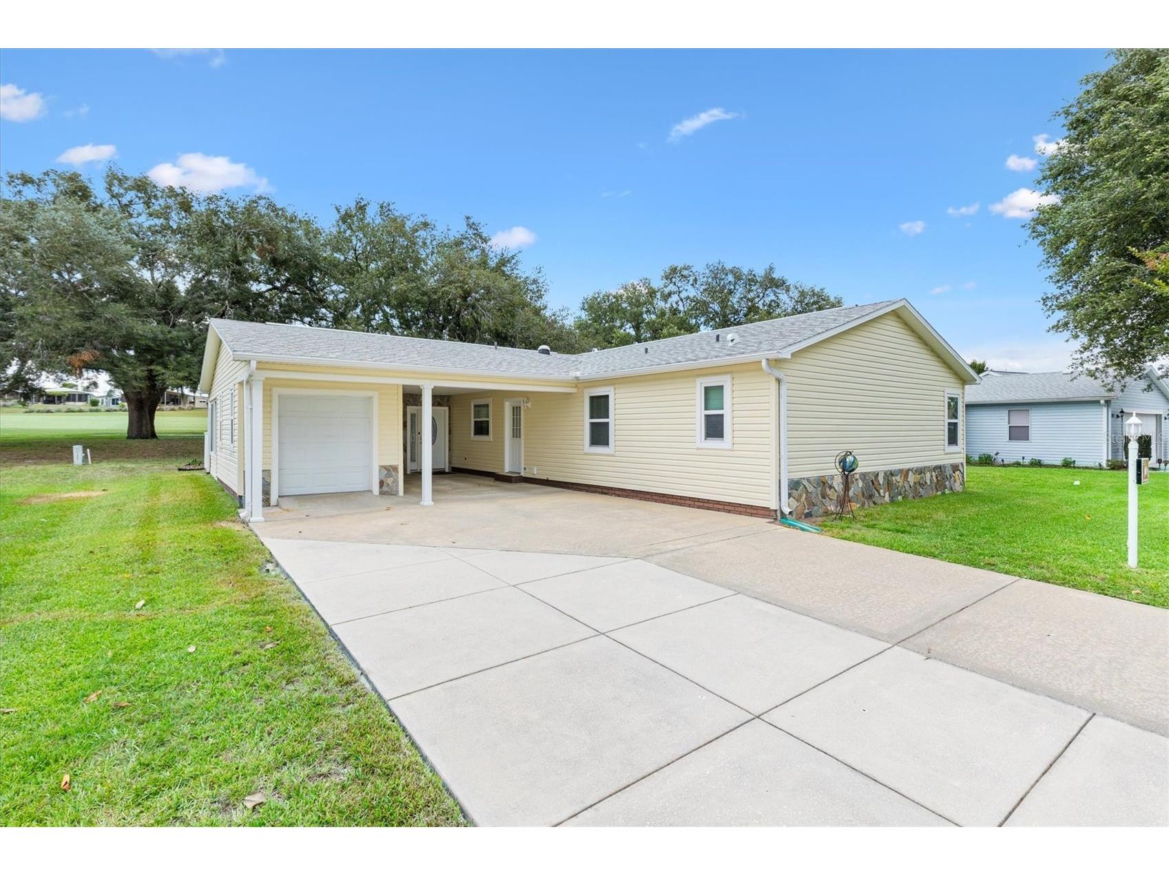 723 Heathrow Avenue Lady Lake FL 32159 G5113691 image2