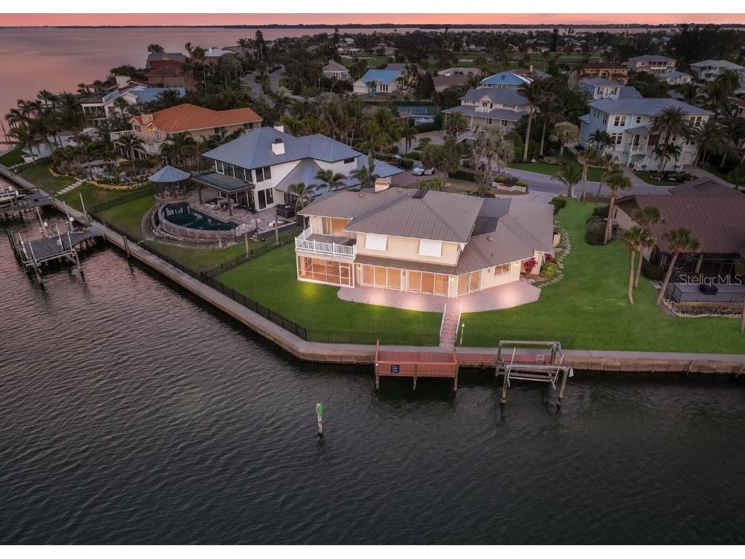 723 Key Royale Drive Holmes Beach FL 34217 - TAMPA BAY A4551959 image1