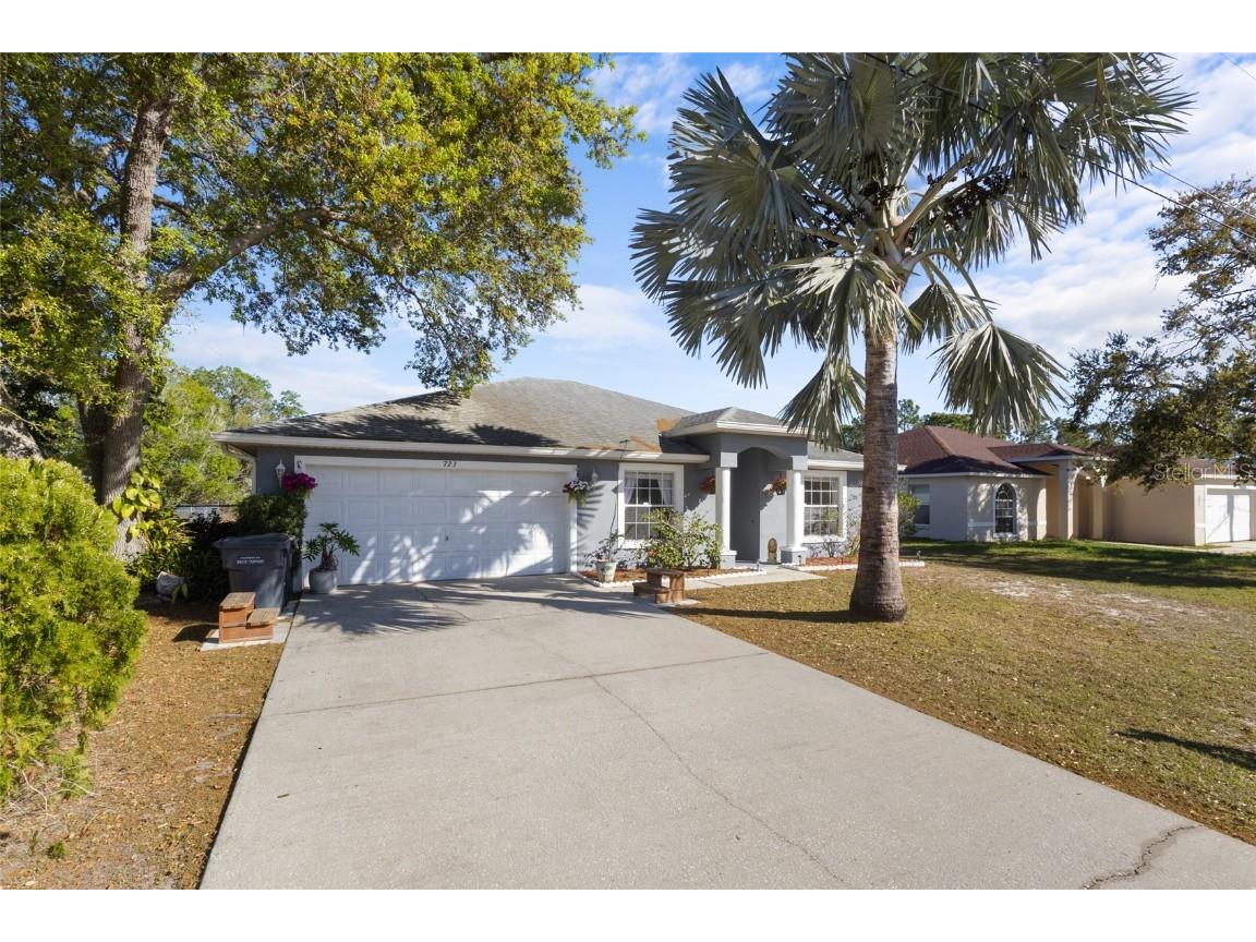 723 Pelican Court Kissimmee FL 34759 V4941579 image1