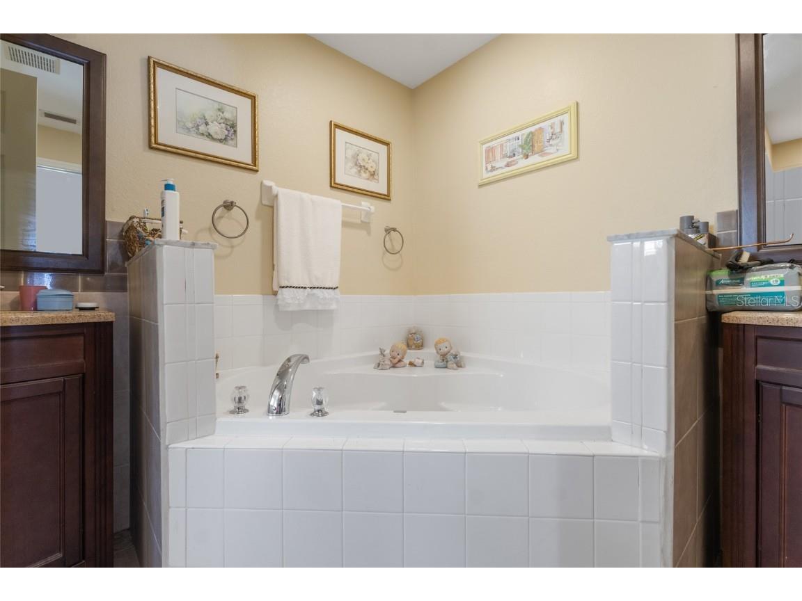 723 Pelican Court Kissimmee FL 34759 V4941579 image20