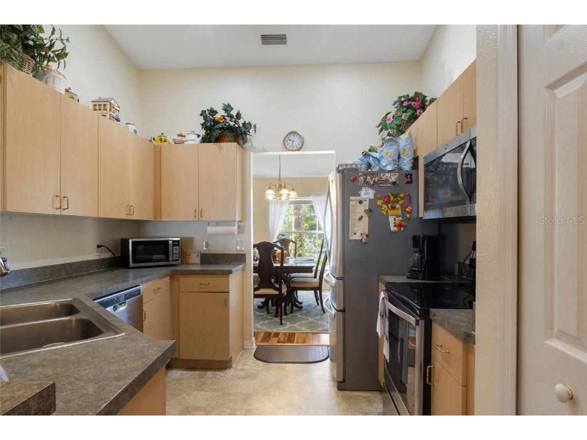 723 Pelican Court Kissimmee FL 34759 V4941579 image9