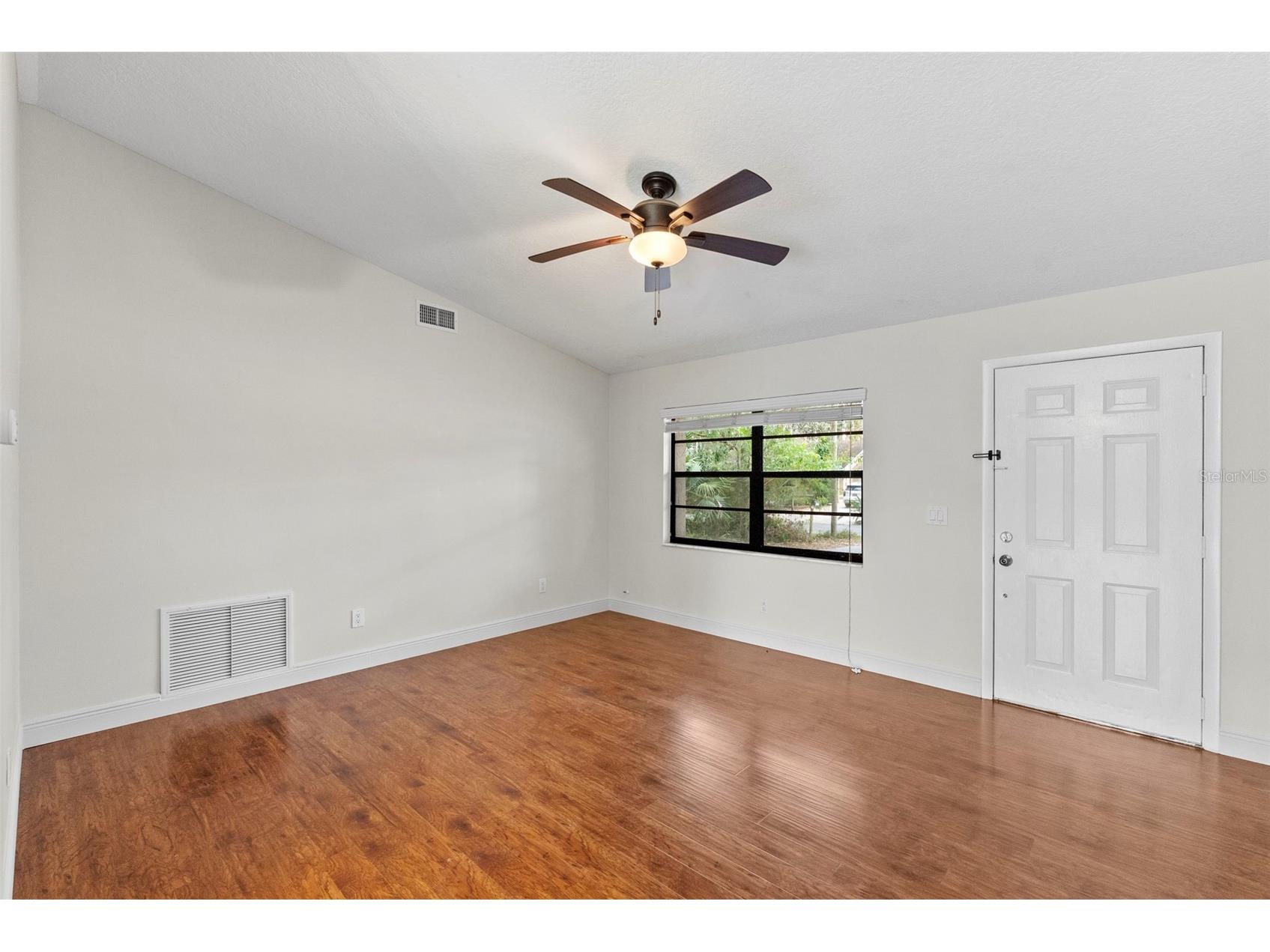 723 Pent Street Tarpon Springs FL 34689 TB8512315 image4