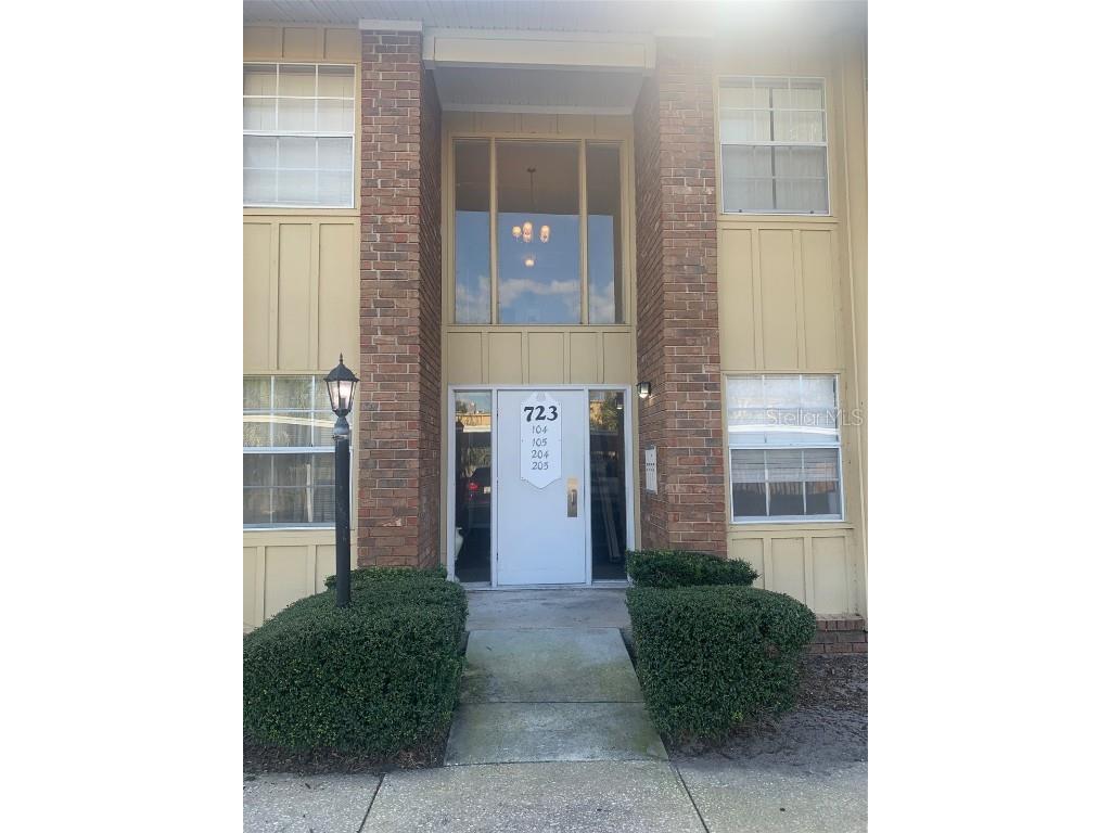 723 Perkins Street #104 Leesburg FL 34748 OM632322 image1