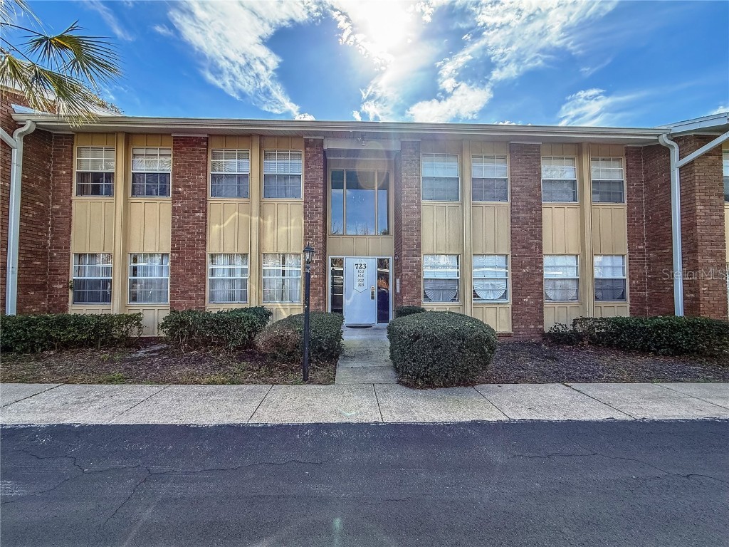 723 Perkins Street #203 Leesburg FL 34748 G5091990 image1
