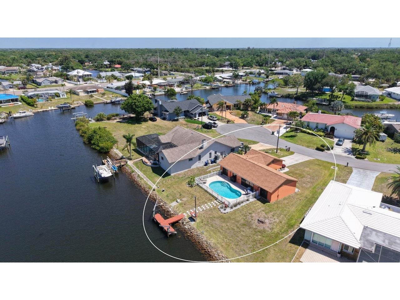 723 Portia Street N Nokomis FL 34275 - SHAKETT CREEK N6143875 image1