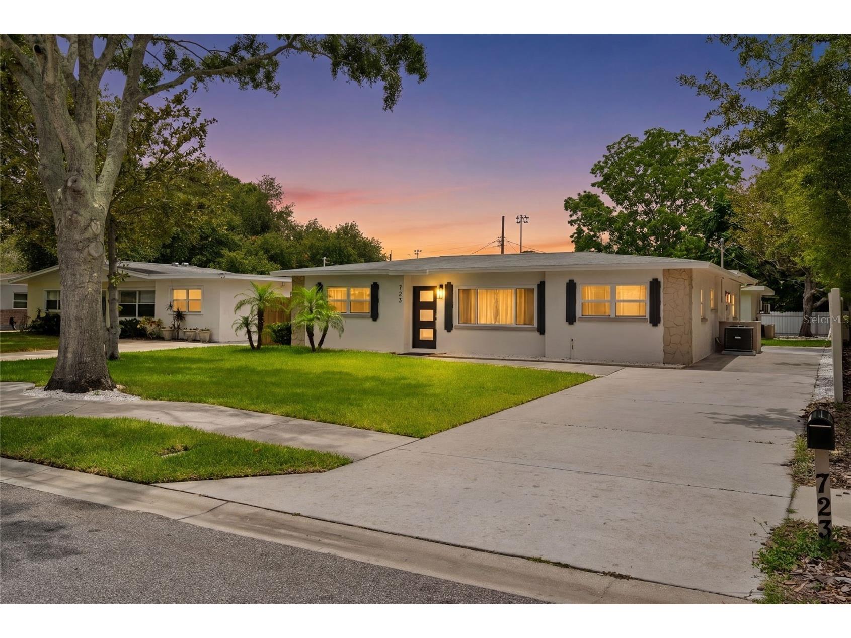 723 W Bayshore Drive Tarpon Springs FL 34689 W7886657 image1