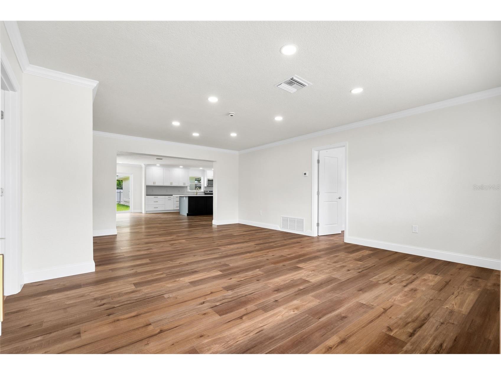 723 W Bayshore Drive Tarpon Springs FL 34689 W7886657 image5