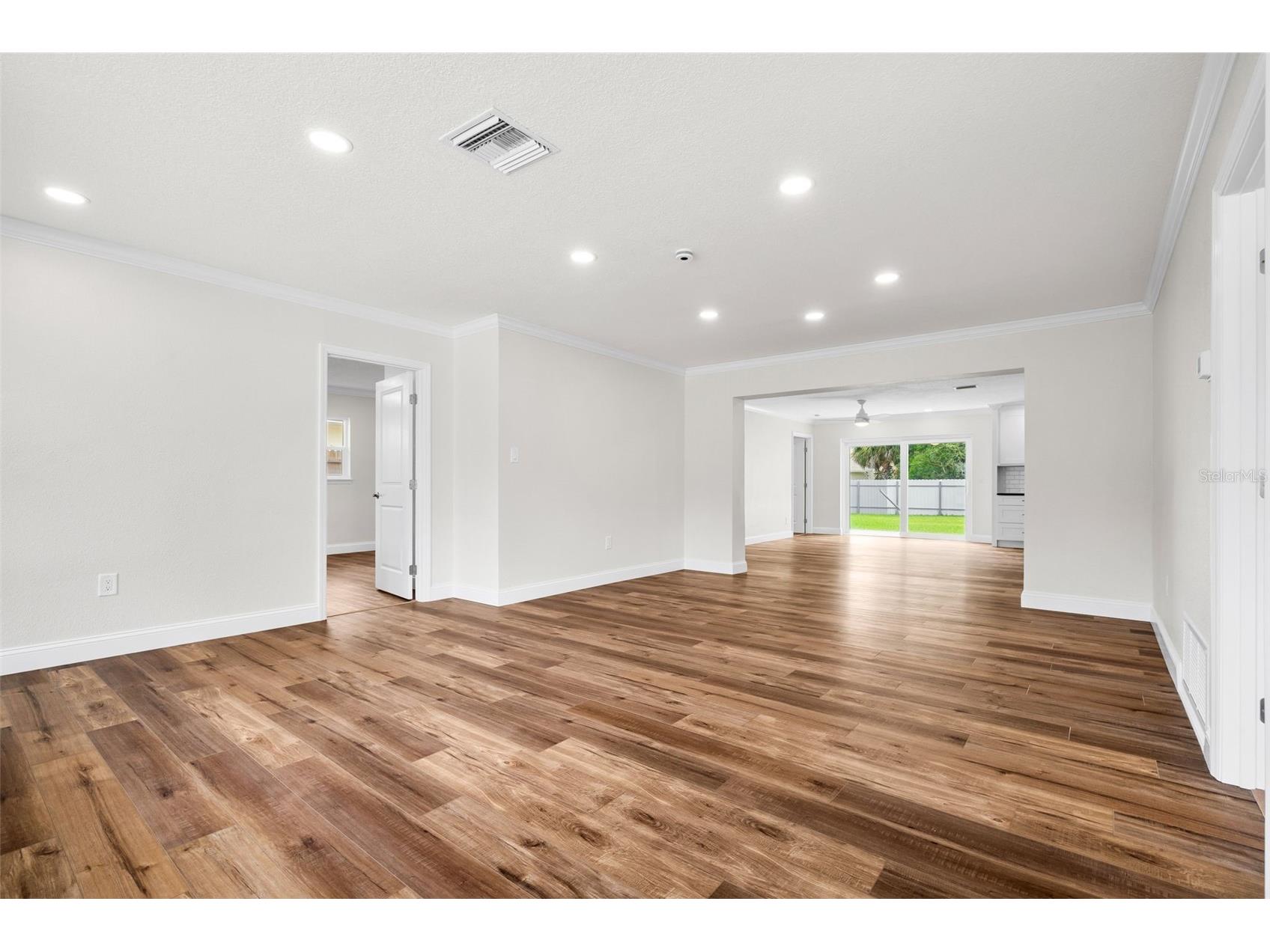 723 W Bayshore Drive Tarpon Springs FL 34689 W7886657 image6
