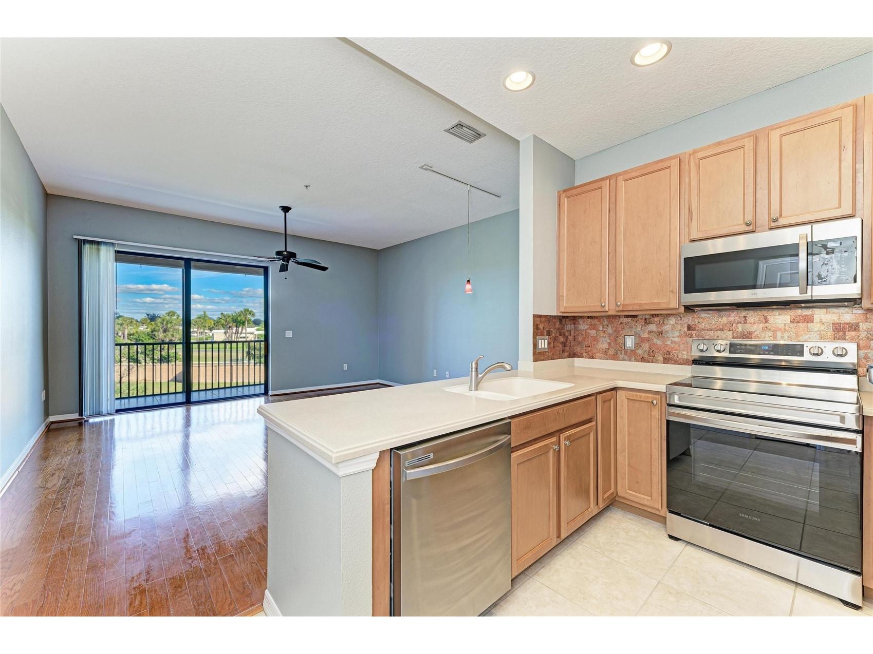 7230 Hamilton Road #297 Bradenton FL 34209 - PALMA SOLA CREEK A4679482 image9