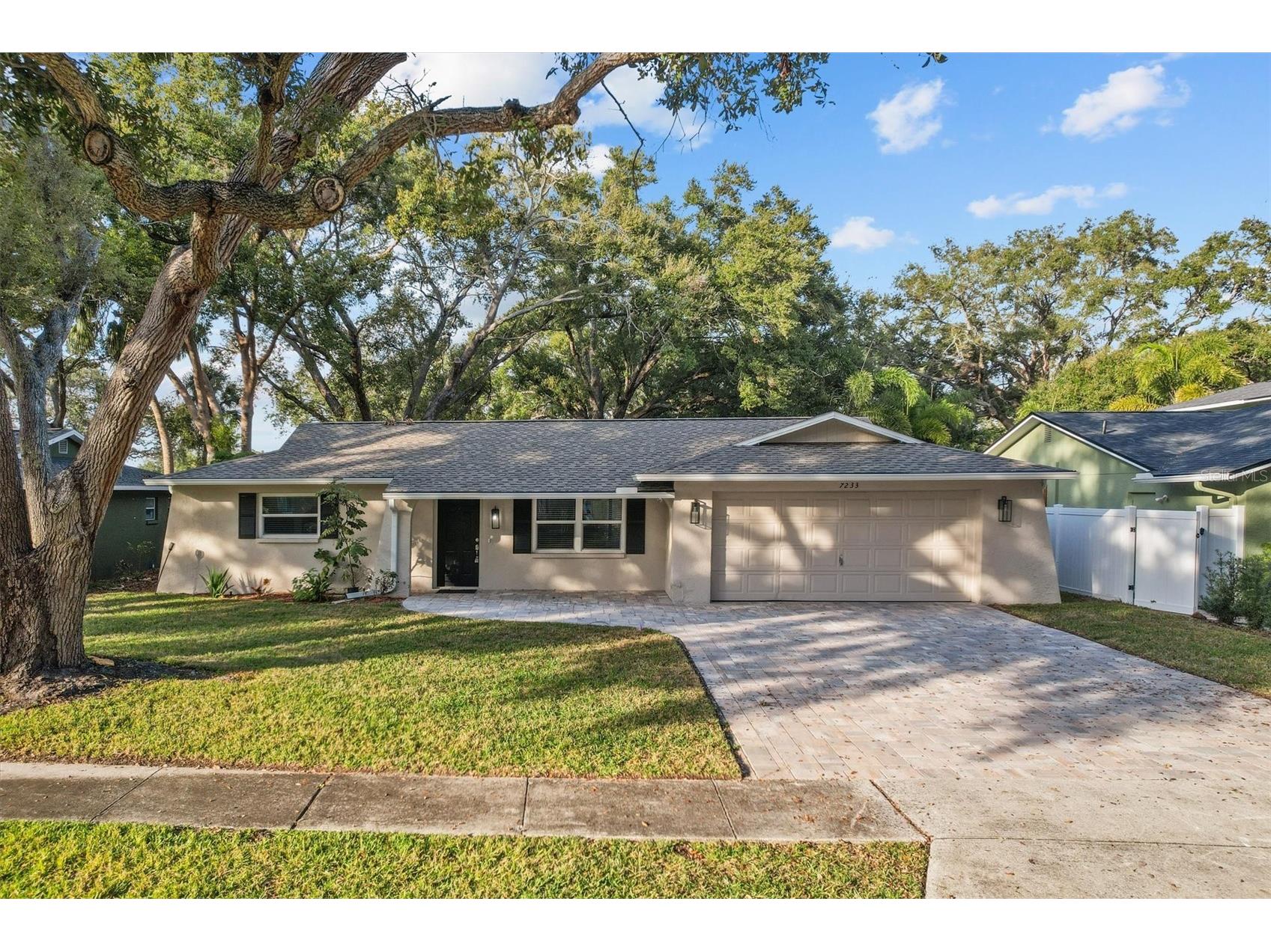 7233 56th Avenue N Saint Petersburg FL 33709 P4937512 image1