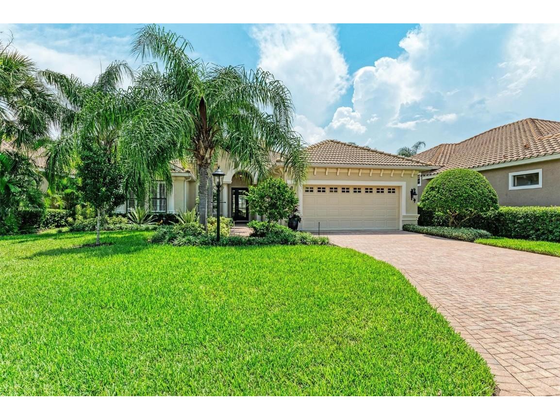 7233 Lake Forest Glen Lakewood Ranch FL 34202 A4619085 image1