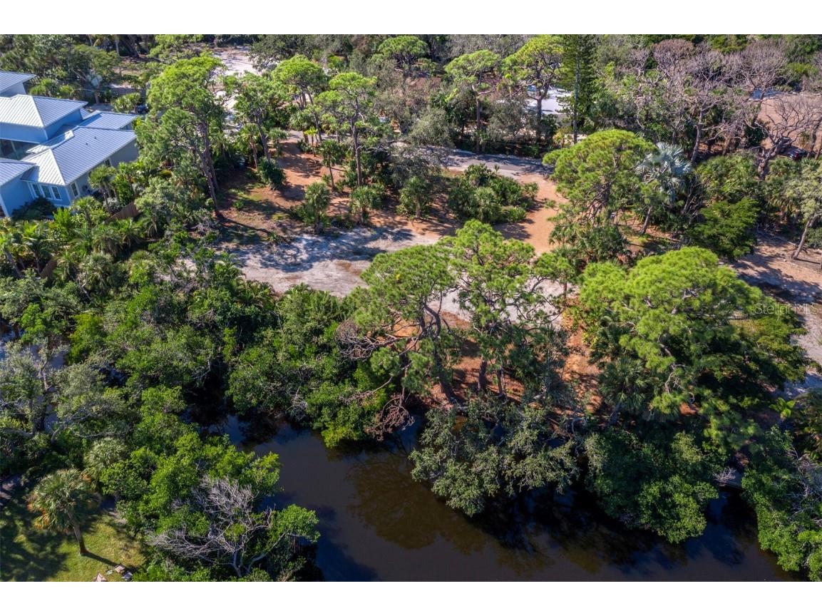 7233 Pine Needle Road Sarasota FL 34242 - HERON LAGOON A4673688 image7