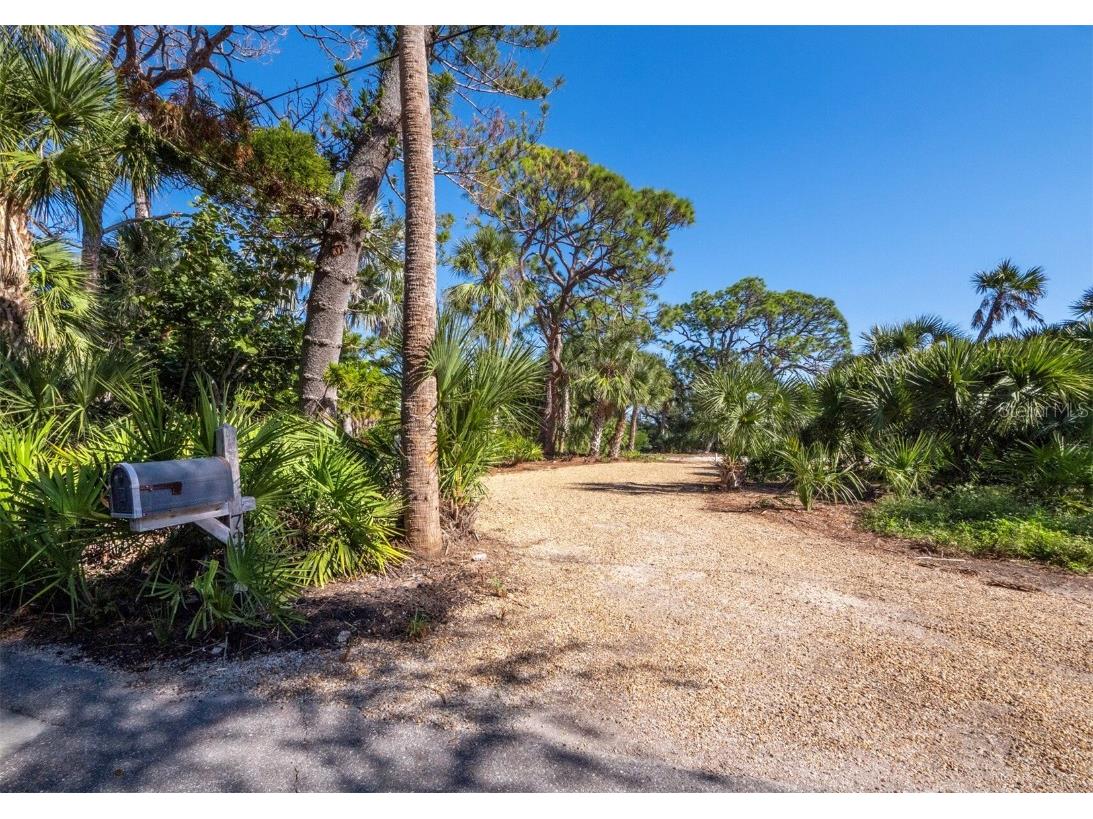 7233 Pine Needle Road Sarasota FL 34242 - HERON LAGOON A4673688 image9