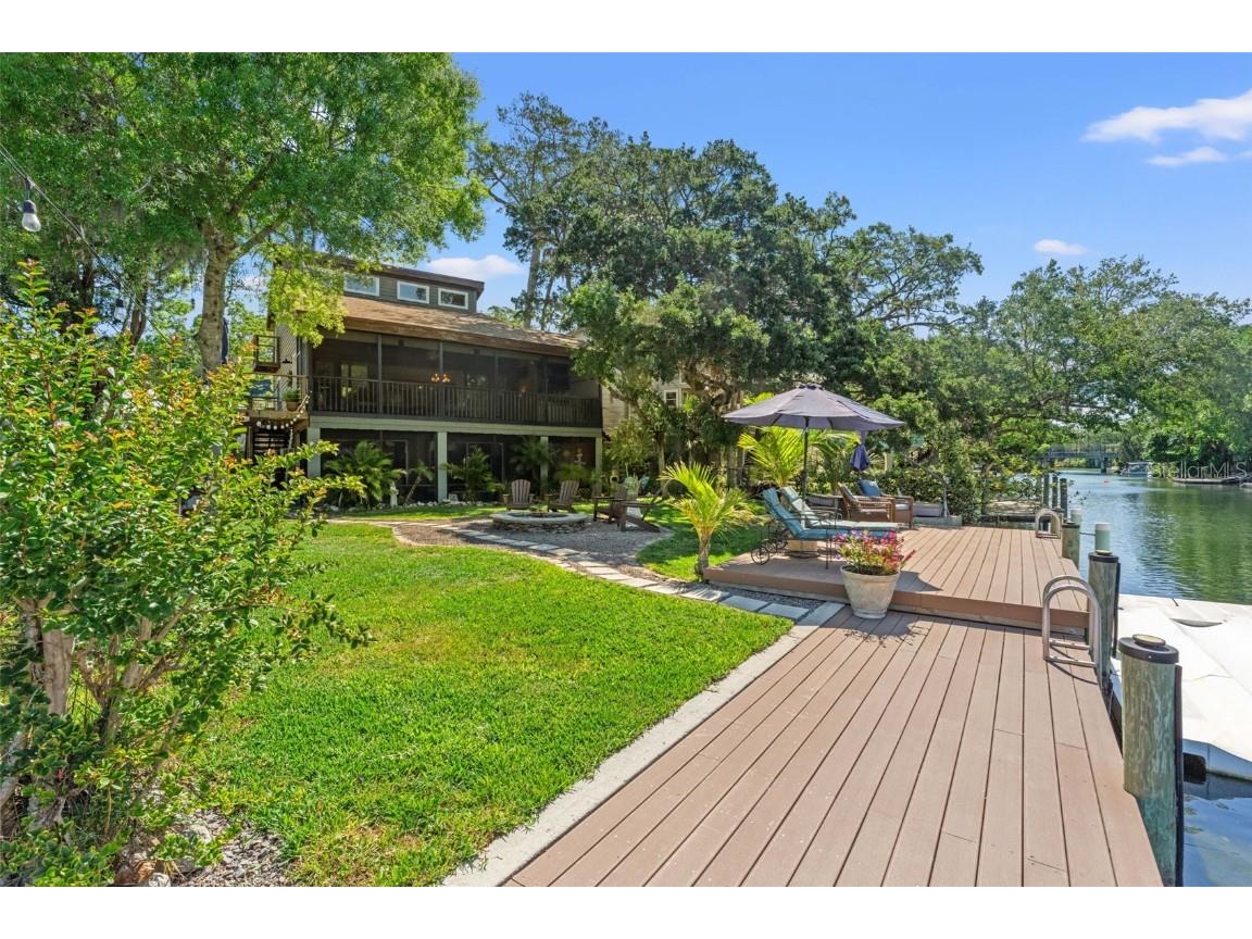 7233 Tropical Drive Weeki Wachee FL 34607 - WEEKI WACHEE RIVER W7864226 image1