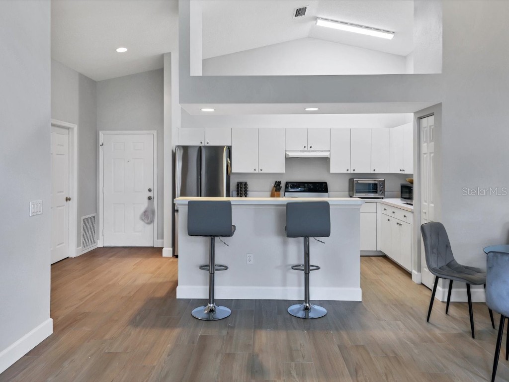 7234 Eleanor Circle #203 Sarasota FL 34243 A4669012 image10