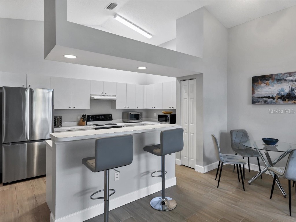 7234 Eleanor Circle #203 Sarasota FL 34243 A4669012 image11