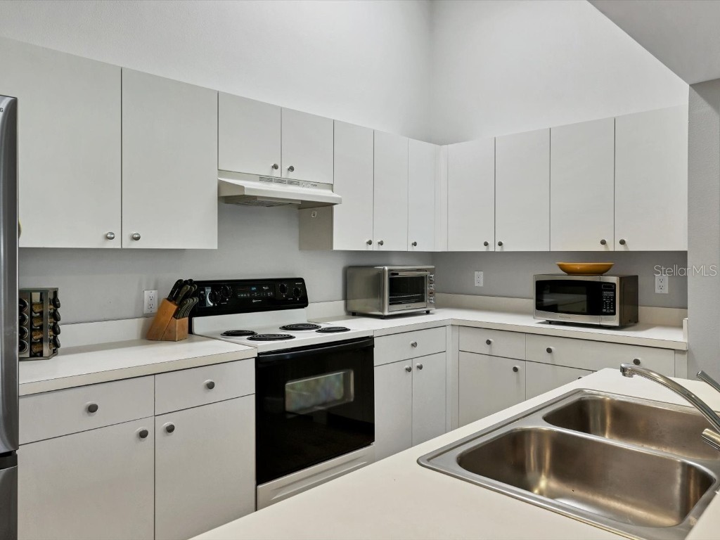 7234 Eleanor Circle #203 Sarasota FL 34243 A4669012 image12