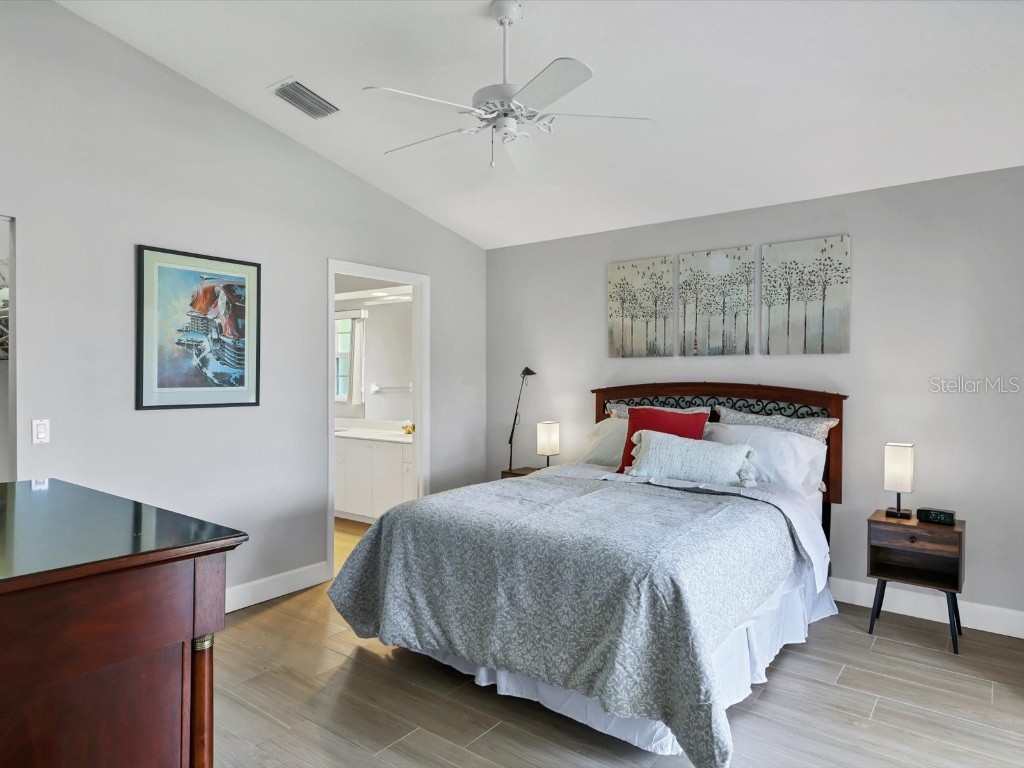 7234 Eleanor Circle #203 Sarasota FL 34243 A4669012 image17