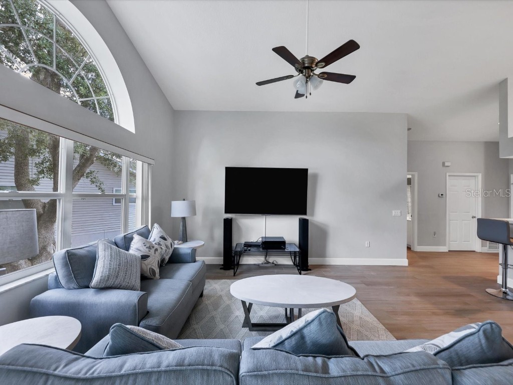 7234 Eleanor Circle #203 Sarasota FL 34243 A4669012 image7