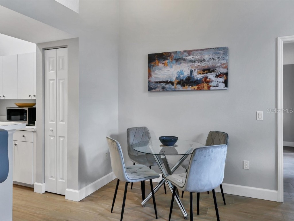 7234 Eleanor Circle #203 Sarasota FL 34243 A4669012 image8