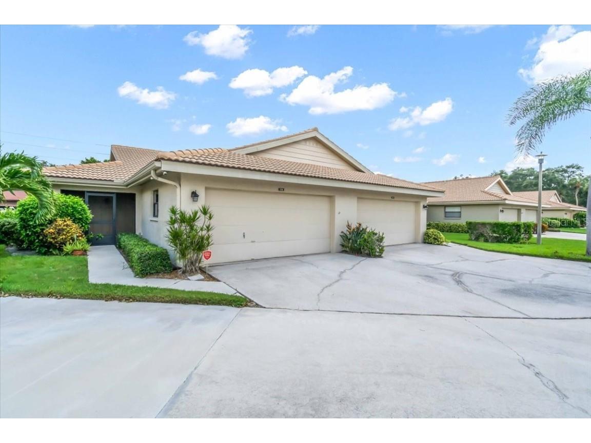 7235 Wood Creek Drive #26 Sarasota FL 34231 A4619808 image1