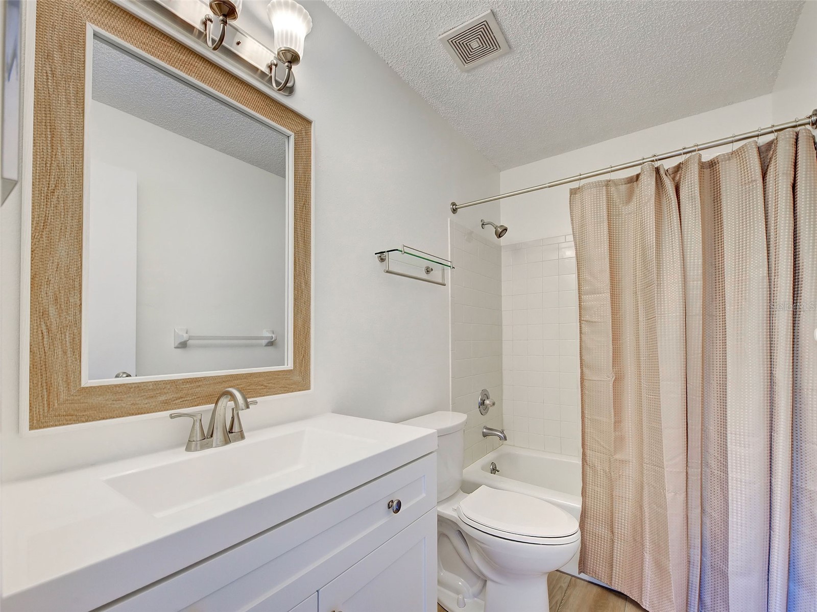 7237 Cloister Drive # 207 Sarasota FL 34231 A4690652 image16