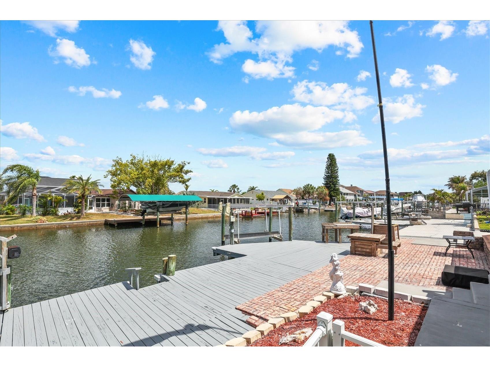 7239 Southwind Drive Hudson FL 34667 - DIRECT GULF ACCESS W7884580 image7