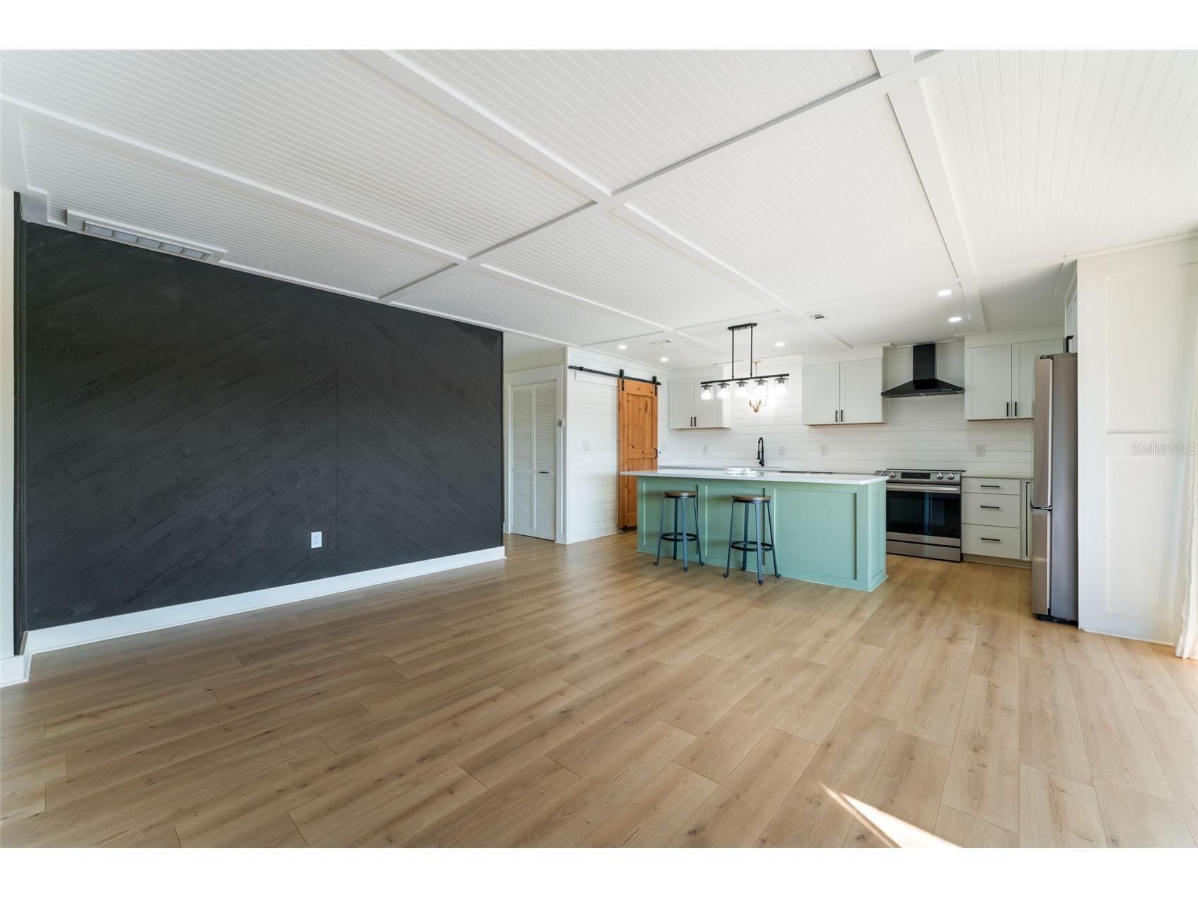 724 115th Avenue N #2202 Saint Petersburg FL 33716 A4679078 image6