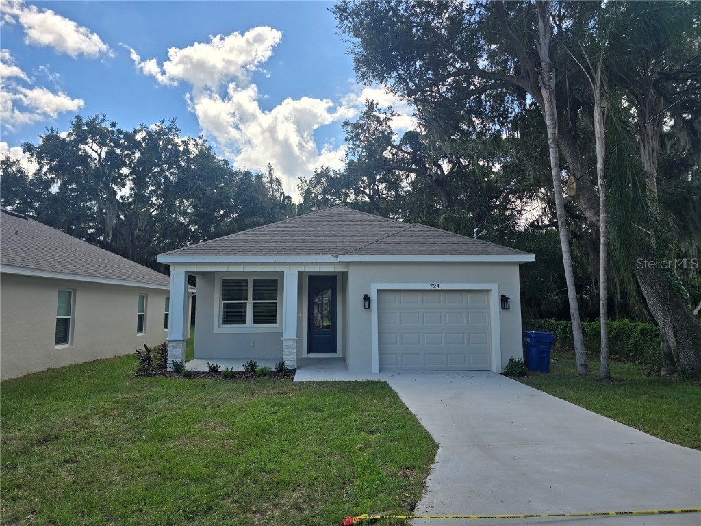 724 Avenue R NE Winter Haven FL 33881 P4932149 image1