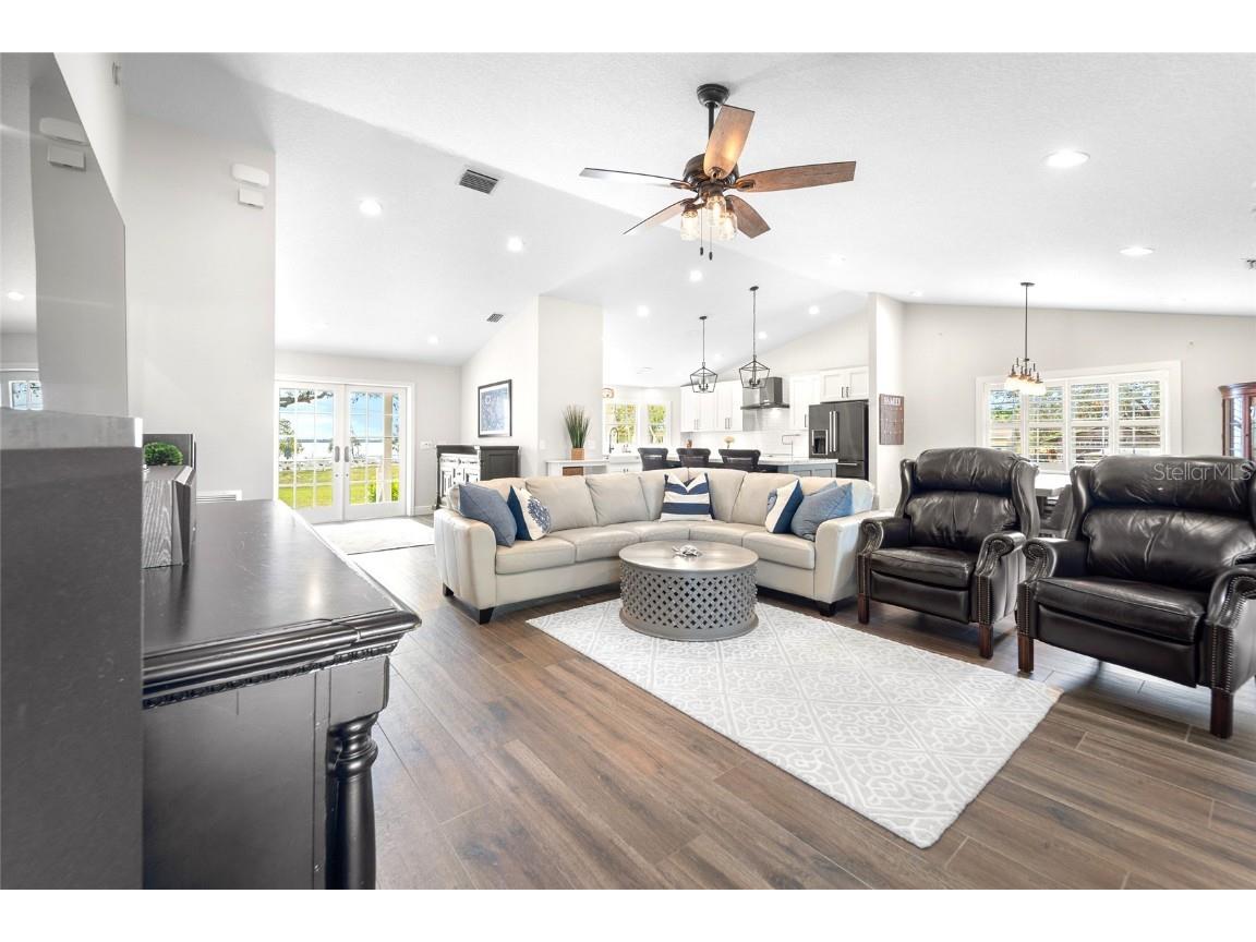 724 Bayshore Drive Terra Ceia FL 34250 TB8336940 image21