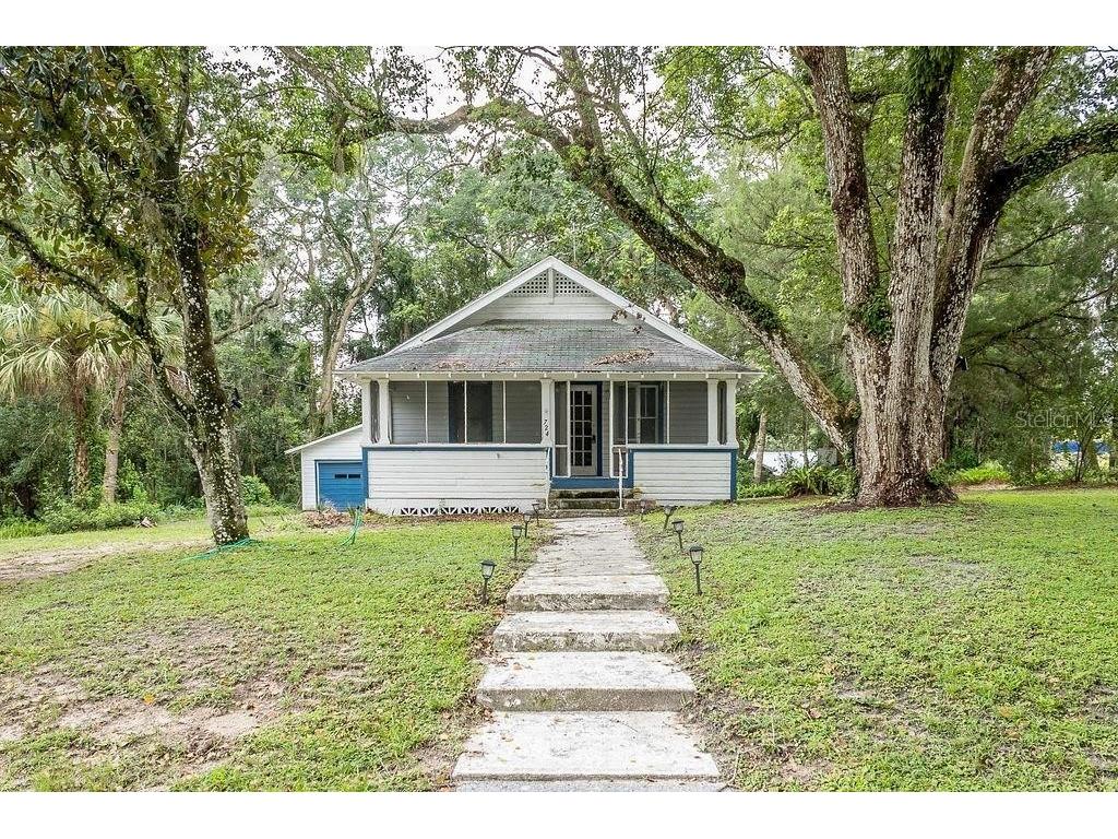 724 E Indiana Avenue Deland FL 32724 V4935260 image1
