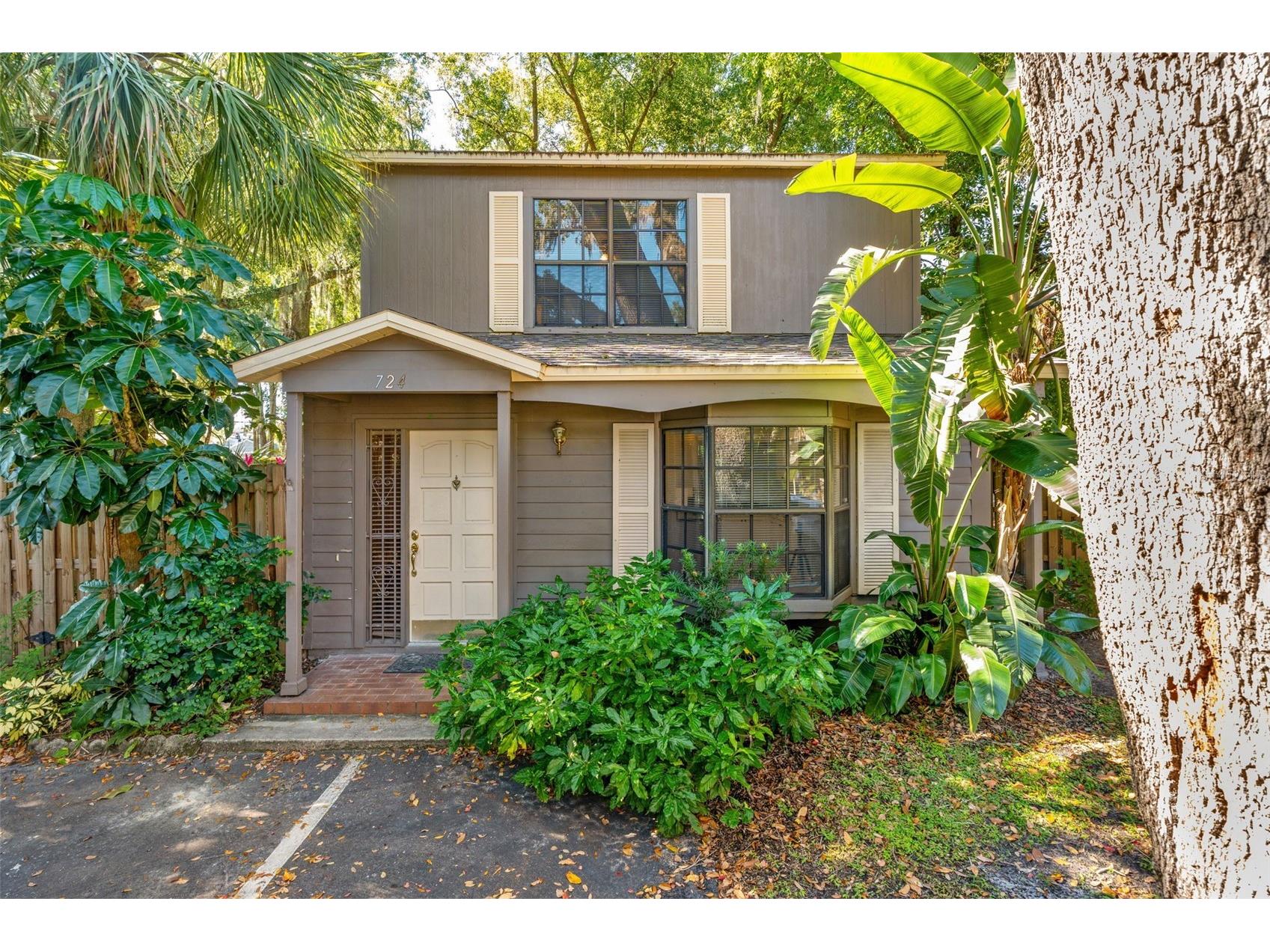 724 Edgewater Drive Orlando FL 32804 O6346663 image1