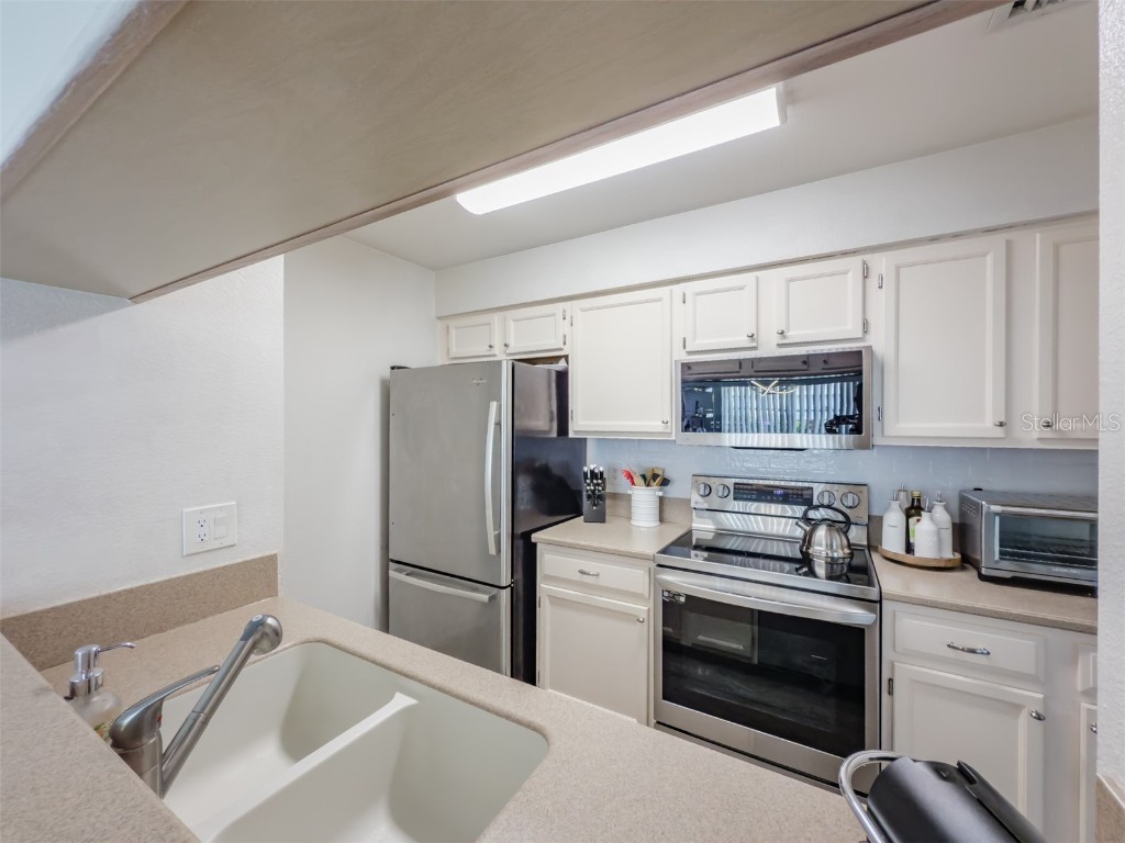 724 Kensington Lake Circle Brandon FL 33511 TB8375077 image10